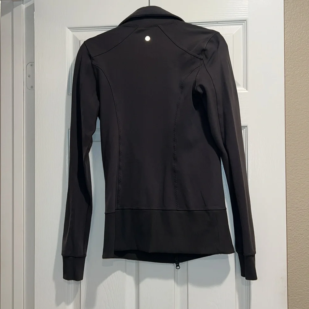 Lululemon Jacket - Picture 5 of 6